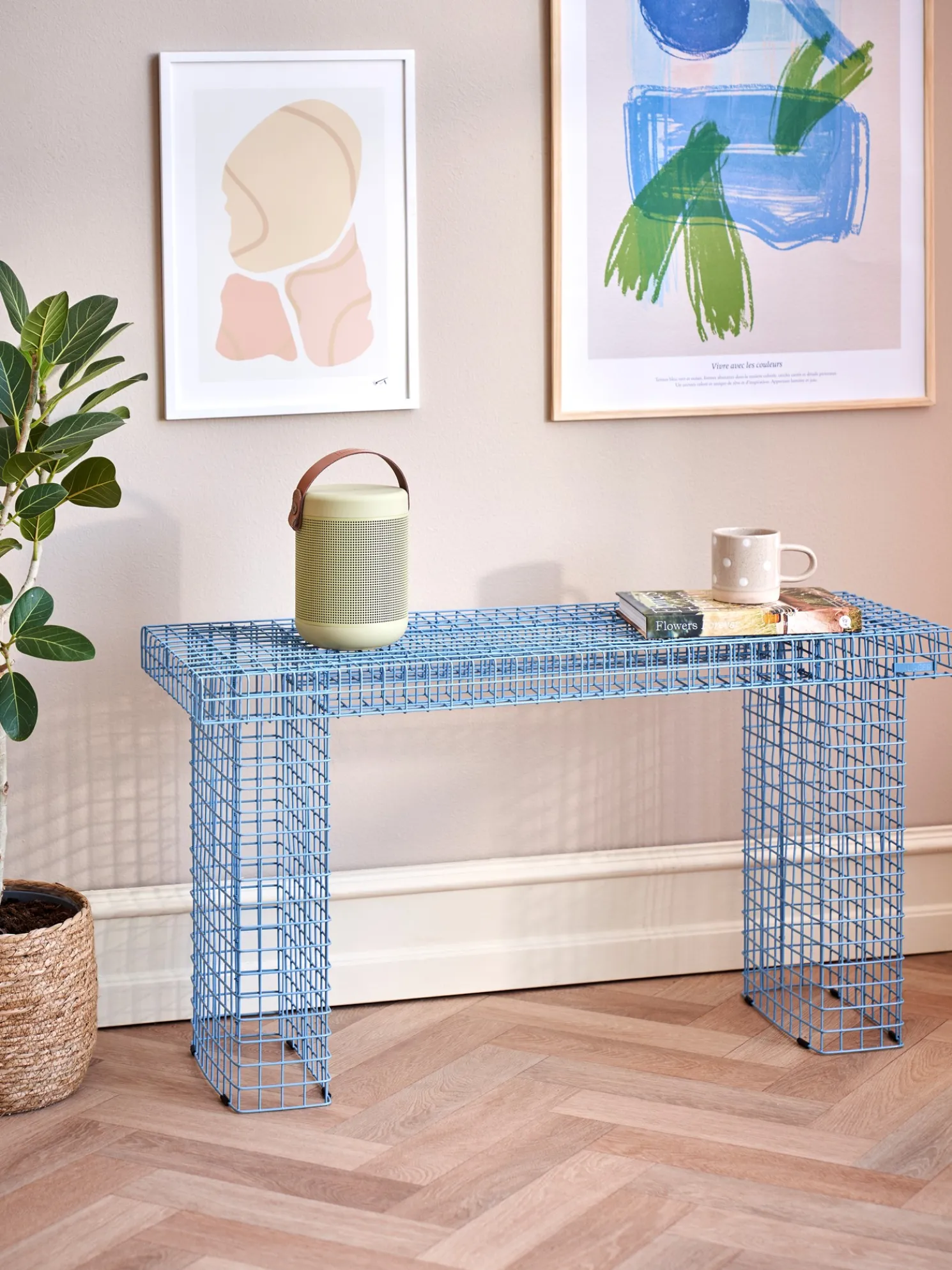 WIRE BENCH Bank